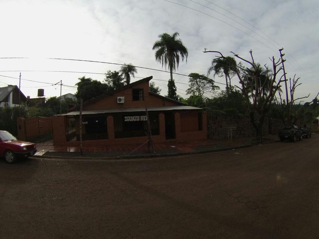Iguazu Rey Hostel Пуэрто-Игуасу Экстерьер фото