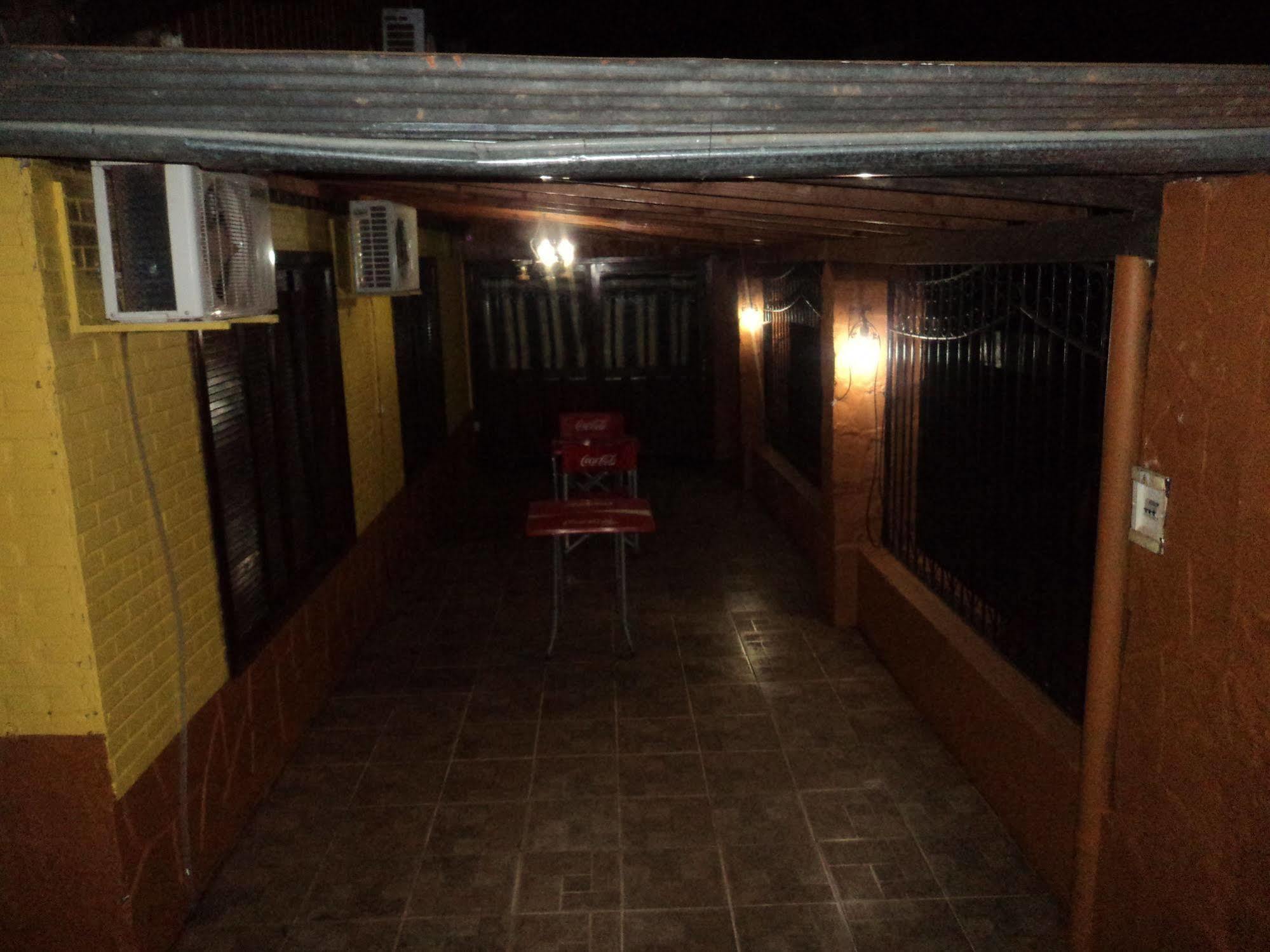 Iguazu Rey Hostel Пуэрто-Игуасу Экстерьер фото