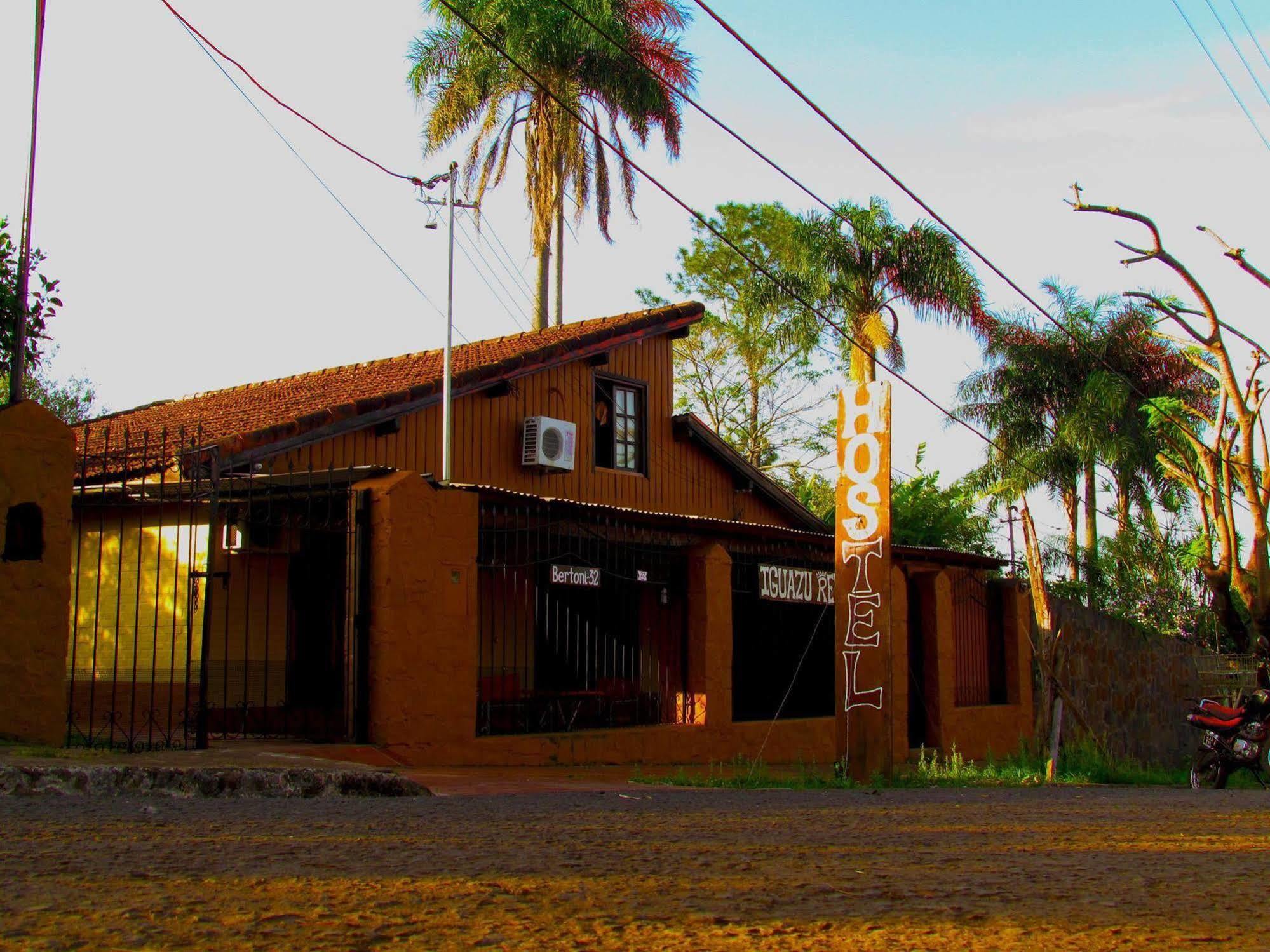 Iguazu Rey Hostel Пуэрто-Игуасу Экстерьер фото