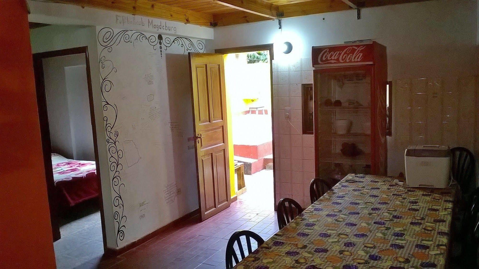 Iguazu Rey Hostel Пуэрто-Игуасу Экстерьер фото